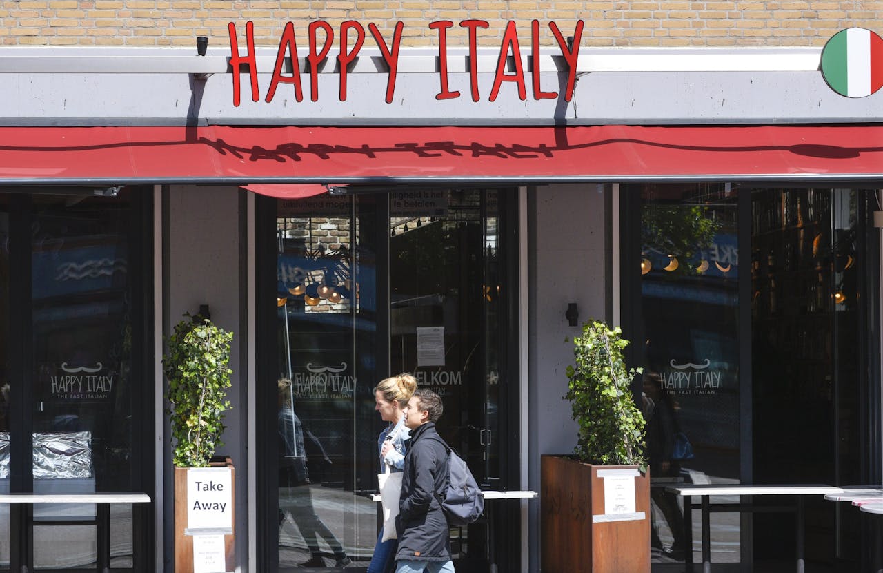 Op het hoogtepunt telde Happy Italy twintig filialen. Sinds de overname door Waterland zouden er meerdere restaurants op omvallen staan.