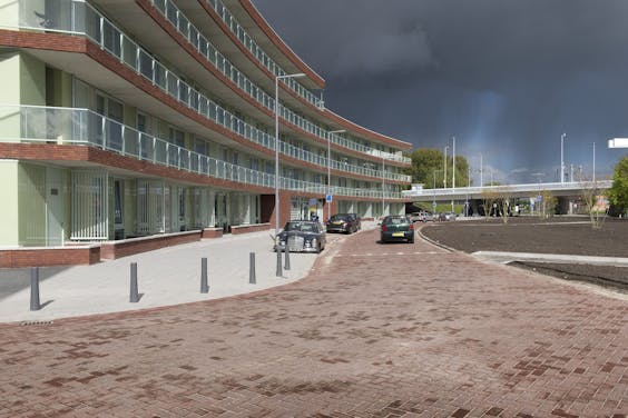 In de wijk Spangen in de deelgemeente Delfshaven in Rotterdam zijn in het kader van de stadsvernieuwing nieuwe sociale woningen opgeleverd. De nieuwe obligaties van de Waterschapsbank zijn exclusief bedoeld voor sociale woningbouw.