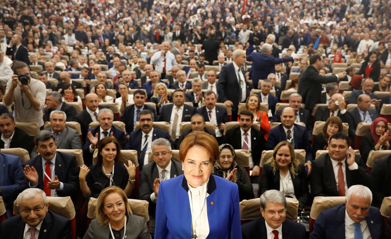 Meral Aksener kondigt aan nieuwe politieke partija aan in Ankara op 25 oktober 2017. Krijgt president Erdoğan te maken met een ‘she wolf’?