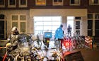 Opsteker voor gemeenten: flitsbezorger moet darkstore in Amsterdam sluiten