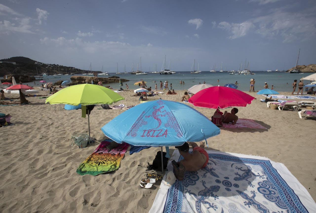 Toeristen op het eiland Ibiza.