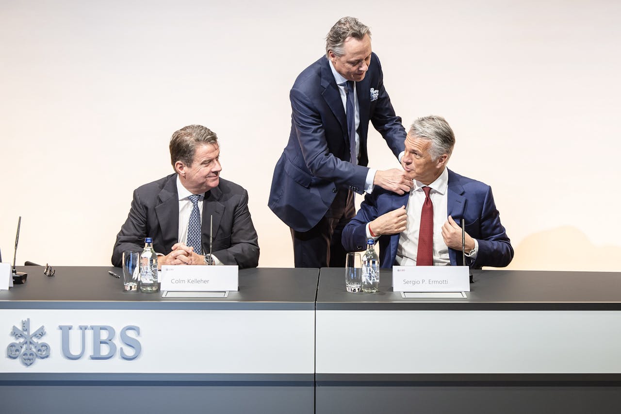 Ralph Hamers strijkt de kraag recht van zijn opvolger bij UBS, Sergio Ermotti.