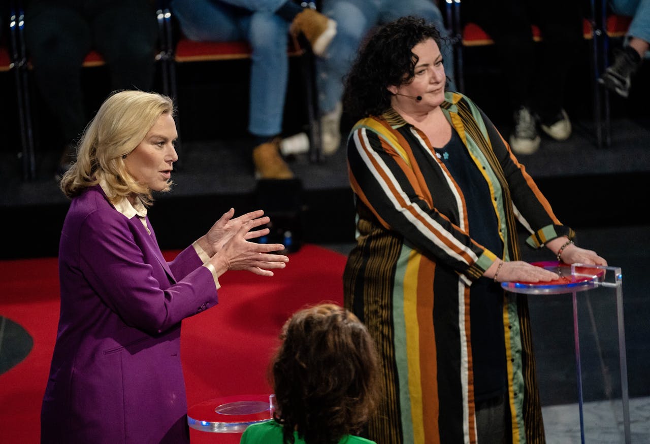 Sigrid Kaag (D66), Esther Ouwehand (PvdD) en Caroline van der Plas (BBB) bij het tv-debat op dinsdagavond.