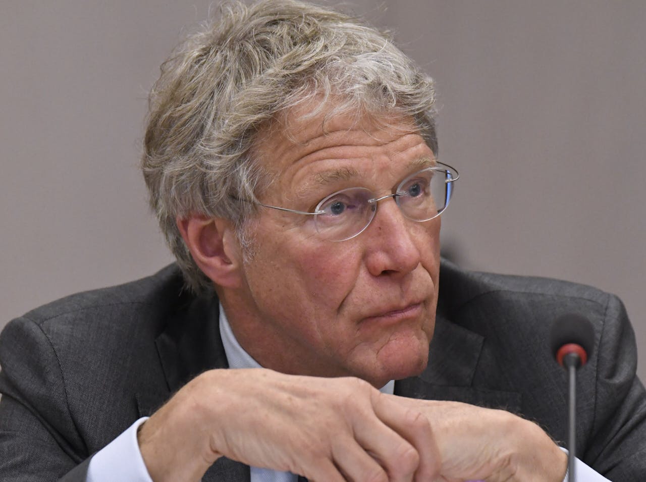 Van Rutte vertrekt na kritisch onderzoek naar