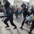 Zevenhonderd mensen opgepakt in het centrum van Moskou