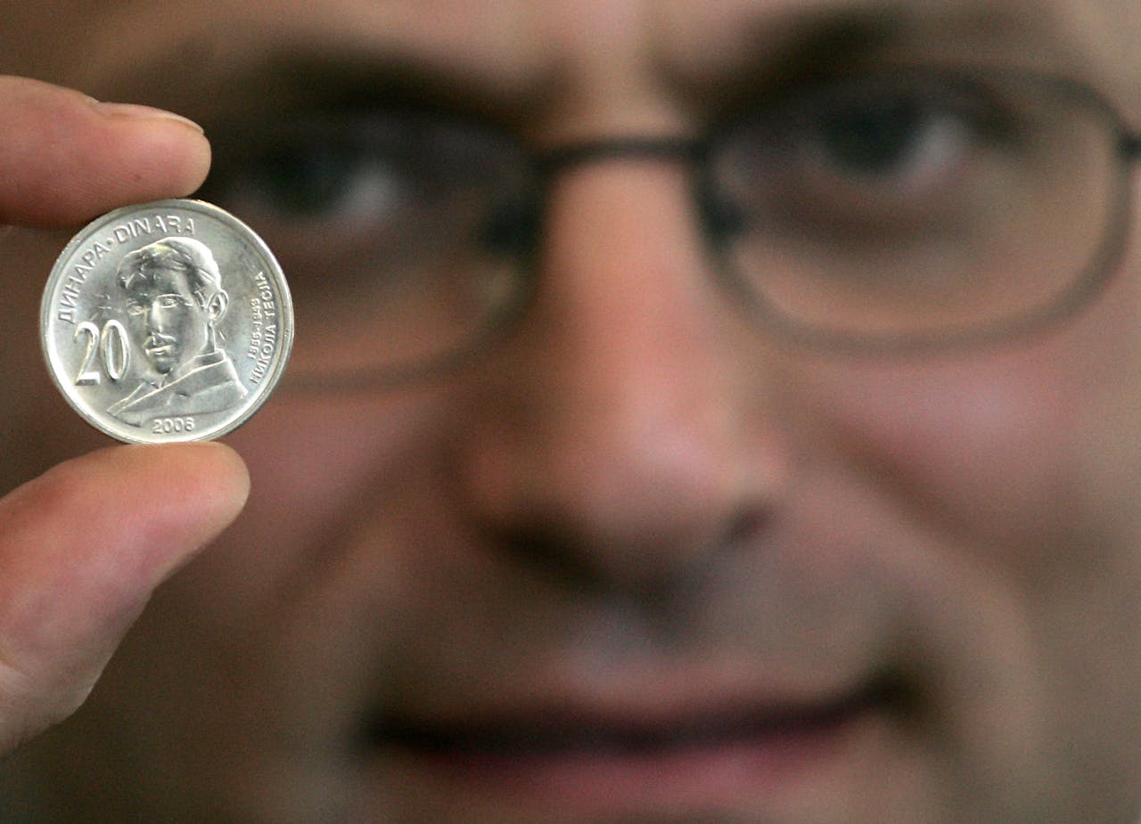 De Servische centrale bank bracht in 2006 een munt van twintig dinar in circulatie, met daarop de beeltenis van Nikola Tesla.