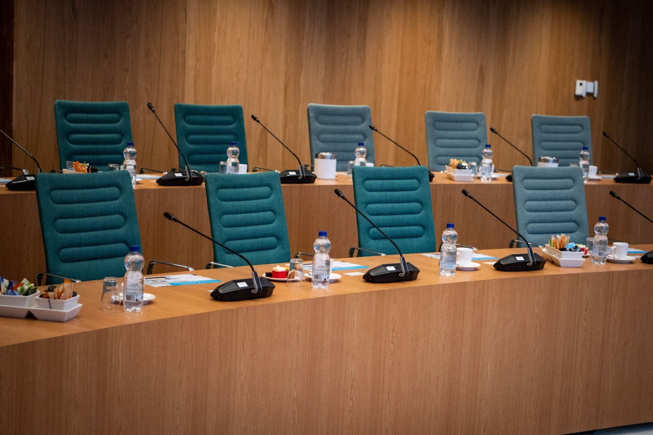 Raadszaal bij de beëdiging van de nieuwe gemeenteraad van Midden-Groningen