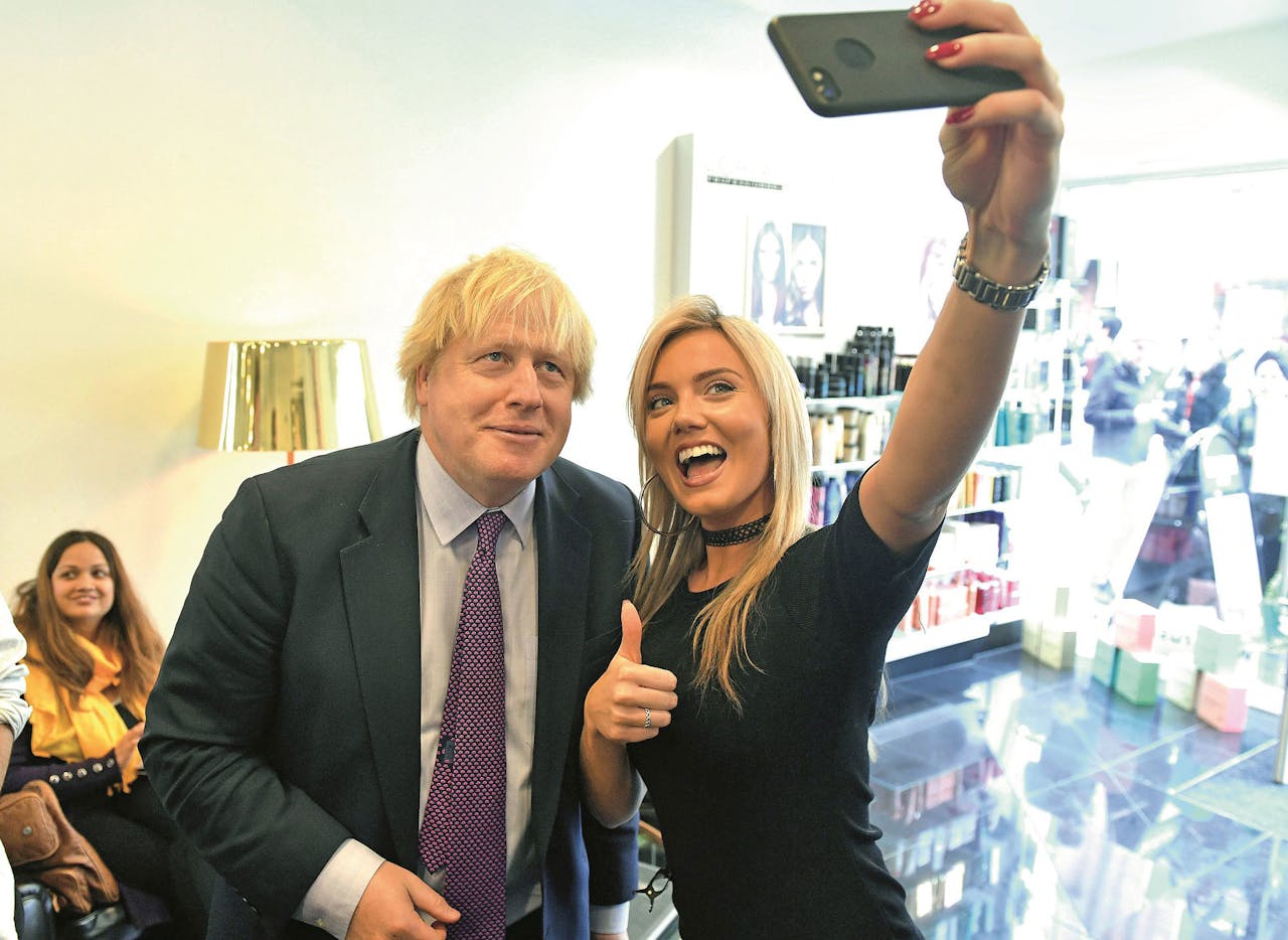 Minister van buitenlandse zaken Boris Johnson op campagne voor de parlementsverkiezingen later dit jaar.