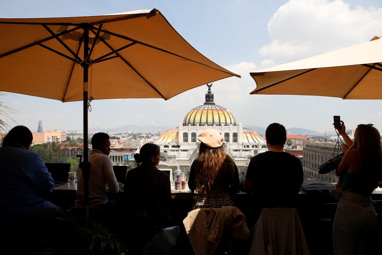 De hoofdstad van Mexico is zeer gewild bij buitenlandse kenniswerkers, die genoeg hebben aan een terras, een laptop en een internetverbinding.